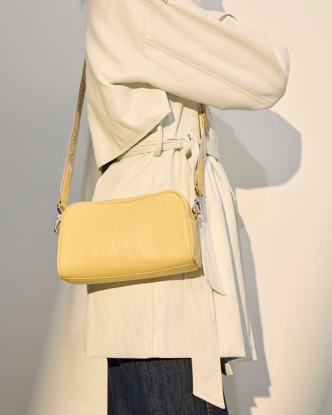 Bandolera The Club en cuero graneado