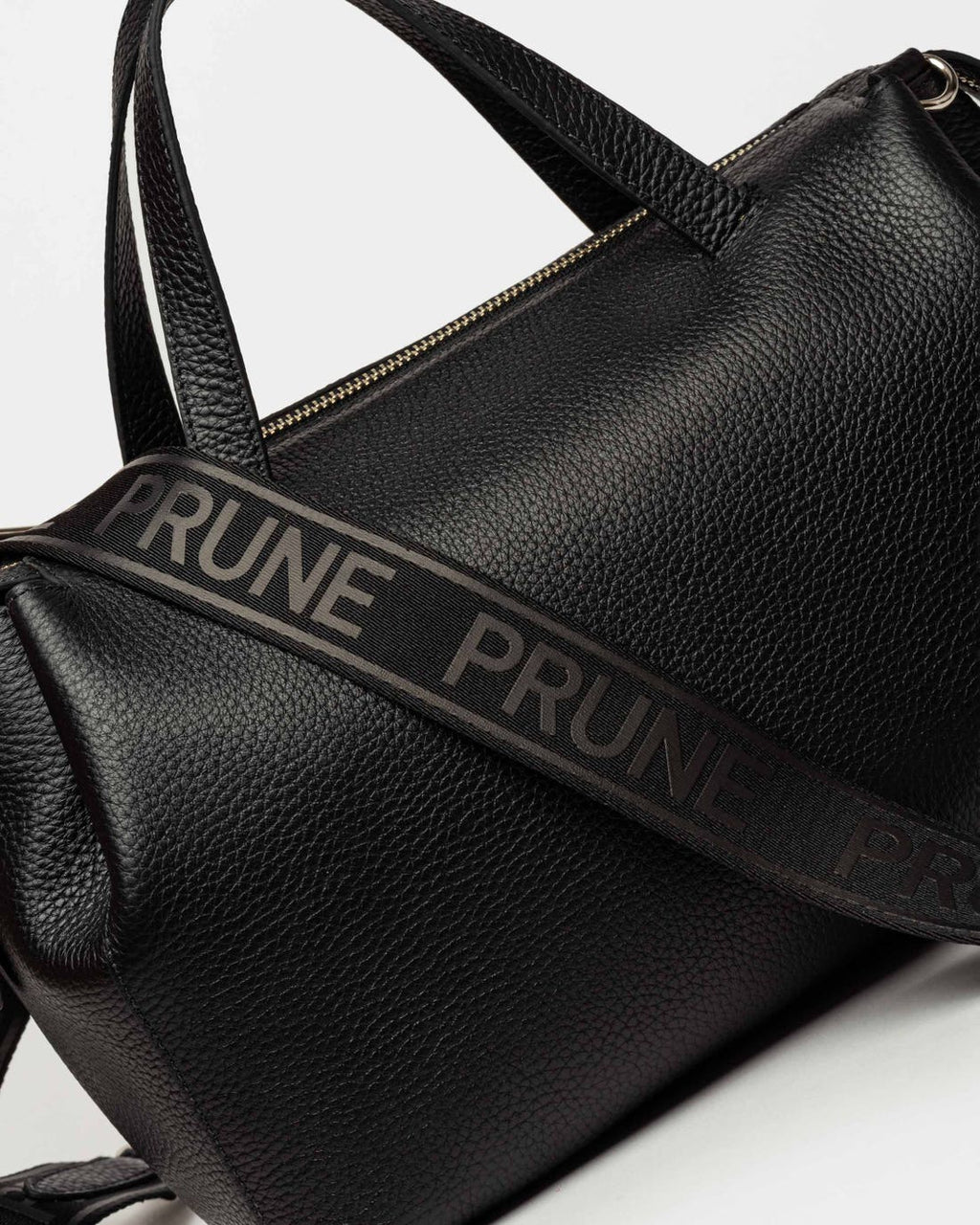 Cartera de mano Resort en cuero graneado