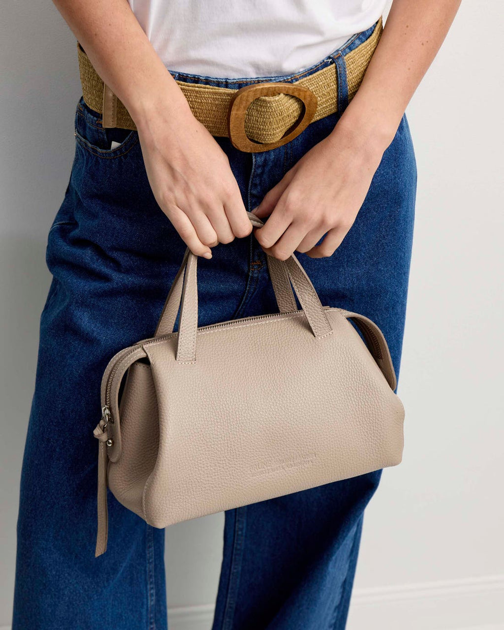 Cartera de mano Resort en cuero graneado