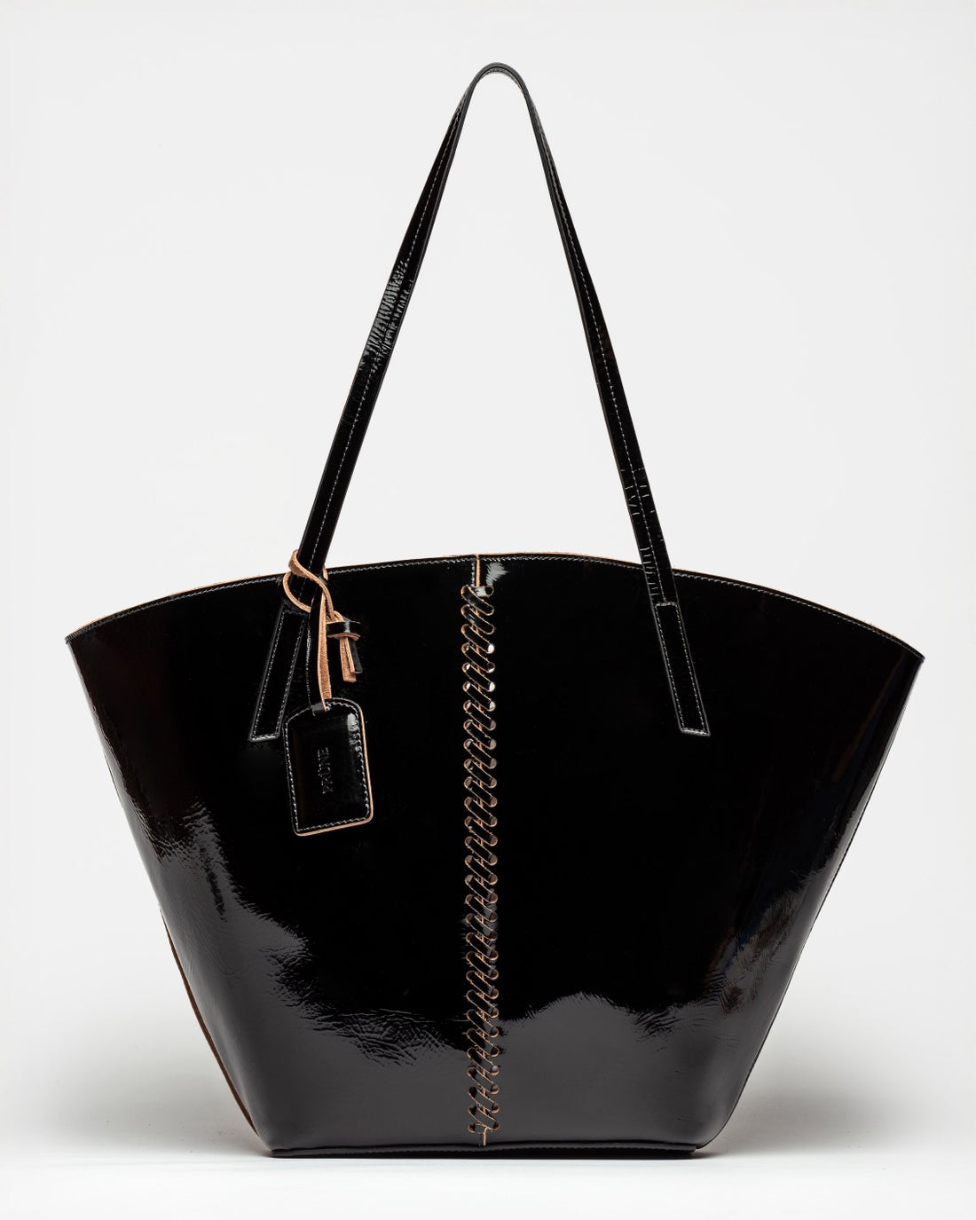 Shopper Neo Craft en cuero charol